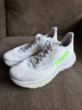 Hoka Clifton 10